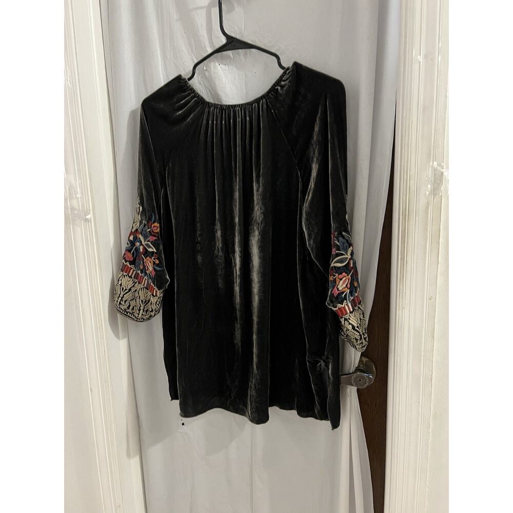 Johnny Was Gray Claude Embroidered Silk Blend Velvet Blouse Sz M Boho Peasant - Picture 8 of 8